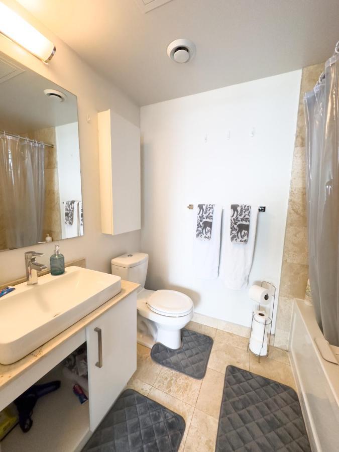 טורונטו Luxury 2 Bedrooms With Lakeview Cn Tower Entertainment District Rogers Centre מראה חיצוני תמונה