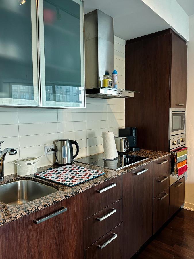 טורונטו Luxury 2 Bedrooms With Lakeview Cn Tower Entertainment District Rogers Centre מראה חיצוני תמונה